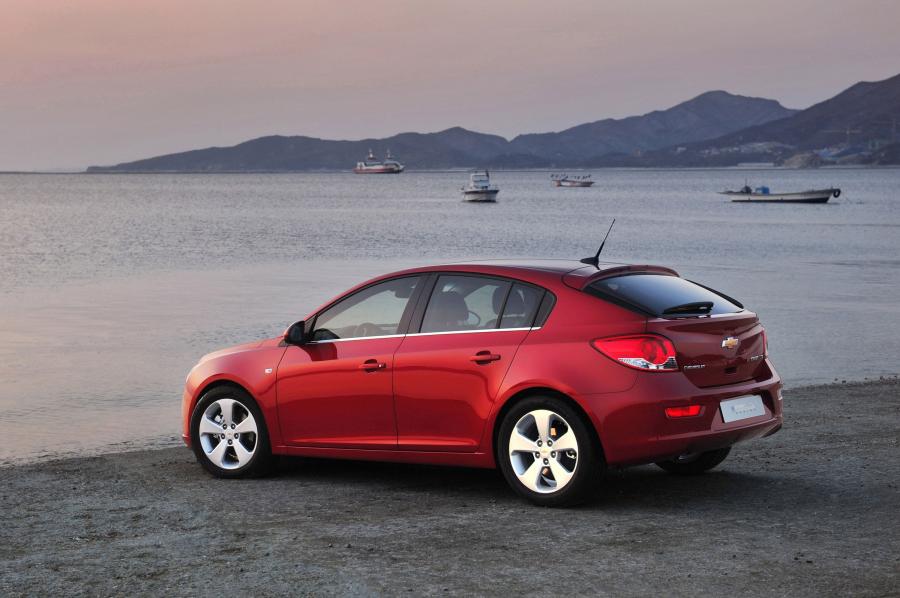  Chevrolet Cruze Hatchback 2012 года  (фото 9 из 13)